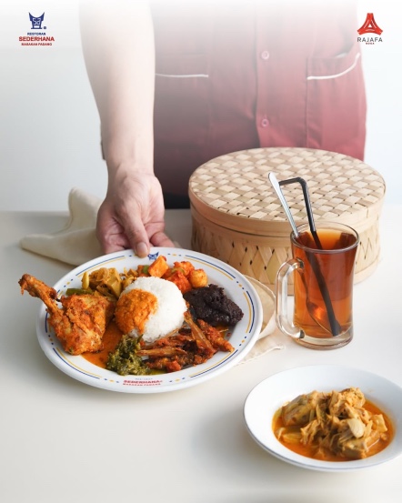 Rumah Makan Padang Bagindo: Kenikmatan Padang yang Menggoda di Jantung Cilacap